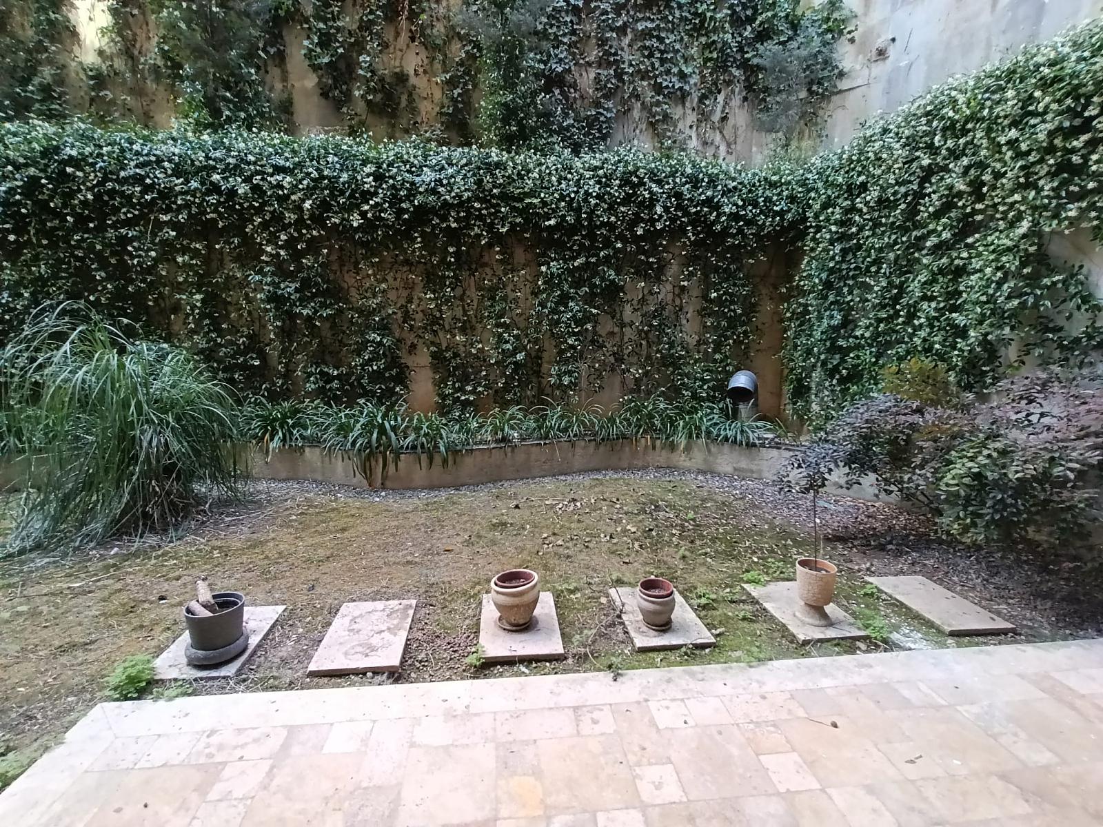 Apartments in Dikilitaş, Emirhan Cd. 26A (IST-01835) — photograph 4