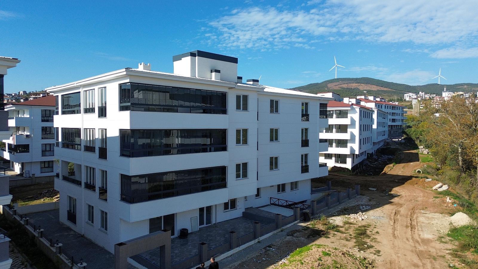 Apartments in Karşıyaka, Armutlu (YVX-00195) — photograph 2