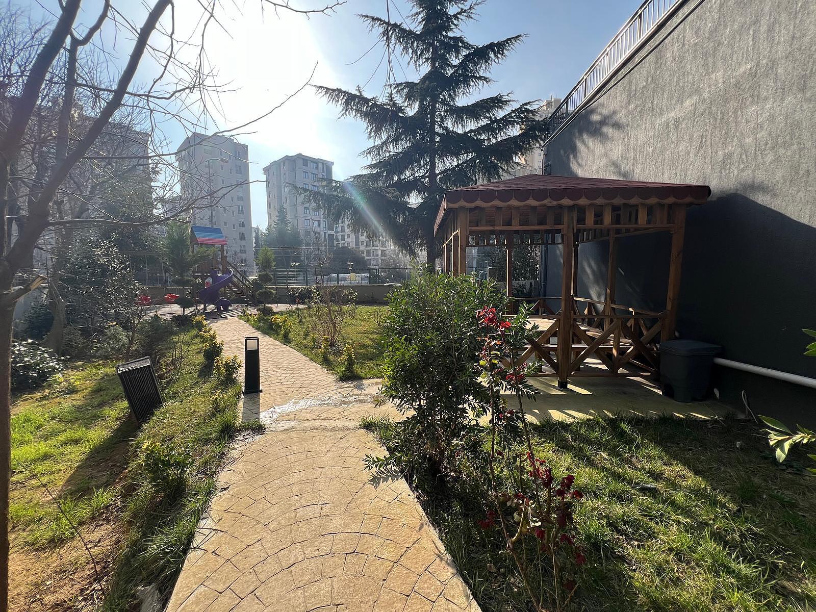 Apartments in Erenköy, Kadıköy (IST-01790) — photograph 4