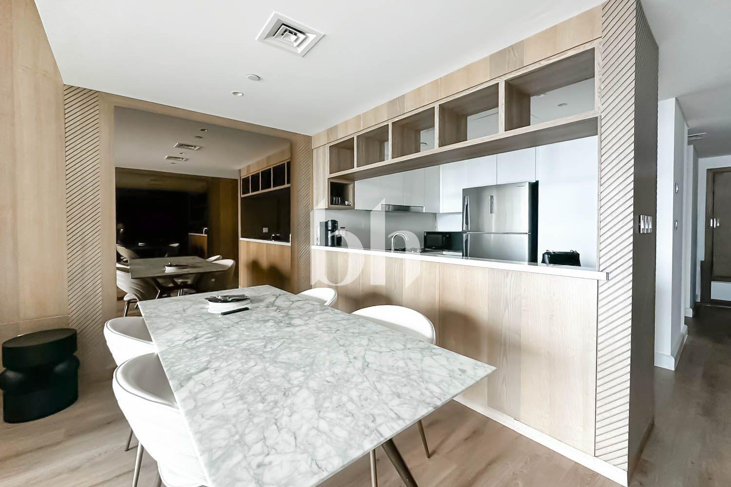 Downtown Views II Tower 3 — photograph 4