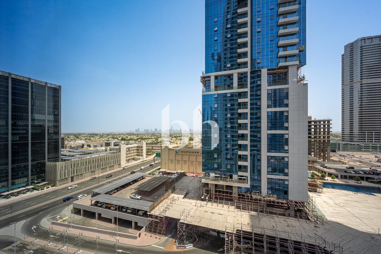 Dubai Arch — photograph 4
